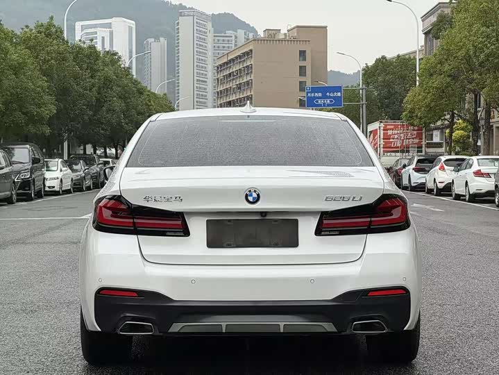 Фото 5 - BMW 5 Series