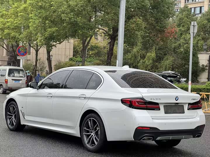 Фото 6 - BMW 5 Series