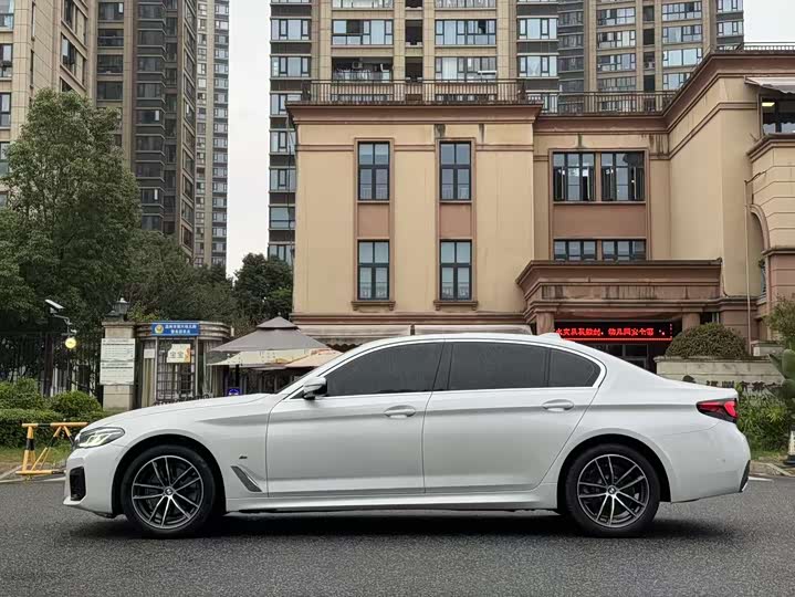 Фото 8 - BMW 5 Series