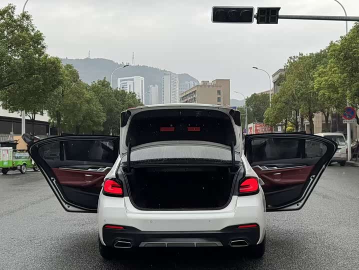 Фото 9 - BMW 5 Series