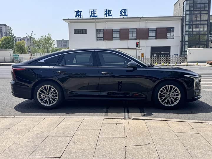 Фото 4 - Bestune B70