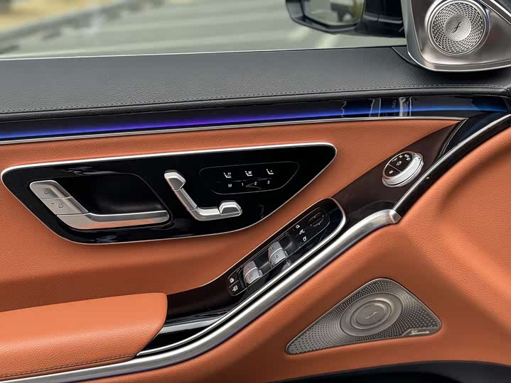 Фото 12 - Mercedes-Benz S-Class