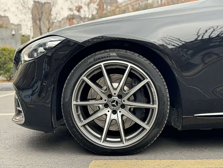 Фото 14 - Mercedes-Benz S-Class