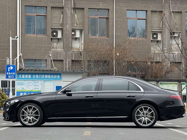 Фото 3 - Mercedes-Benz S-Class