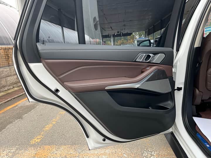 Фото 18 - BMW X5