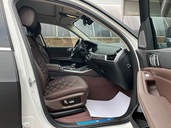 Фото 26 - BMW X5