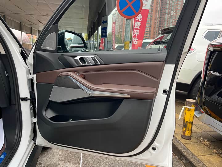 Фото 28 - BMW X5