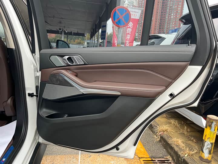 Фото 33 - BMW X5