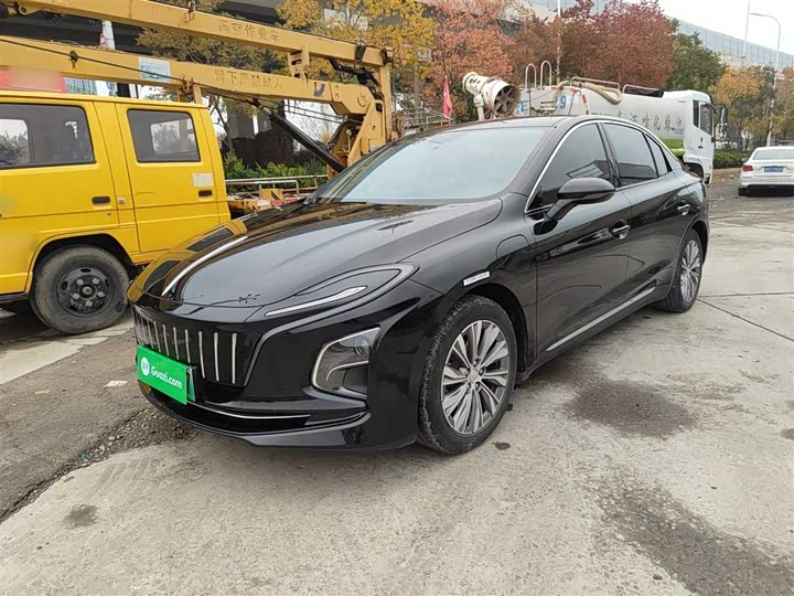 Фото 2 - Hongqi E-QM5