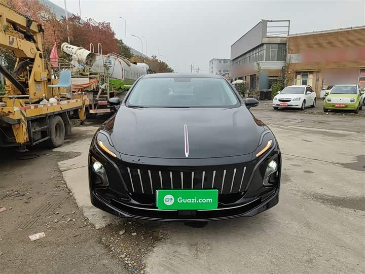 Фото 3 - Hongqi E-QM5