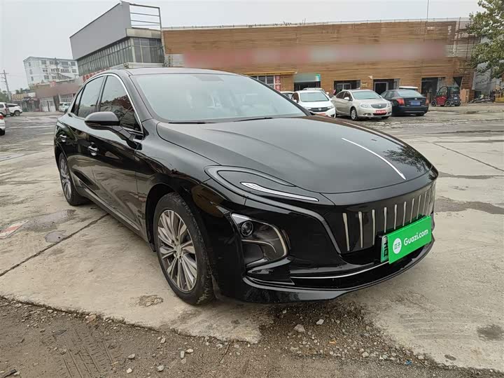 Фото 4 - Hongqi E-QM5