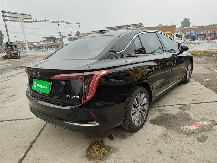 Фото 7 - Hongqi E-QM5