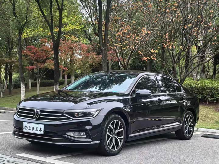 Фото 1 - Volkswagen Magotan