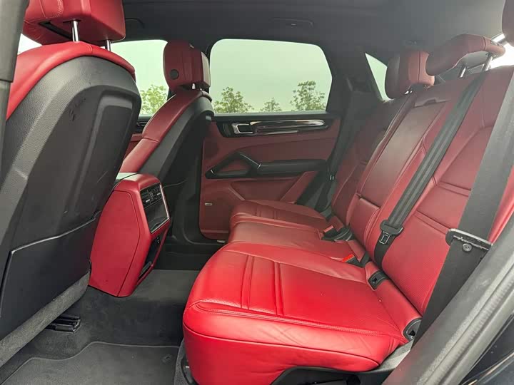 Фото 11 - Porsche Cayenne