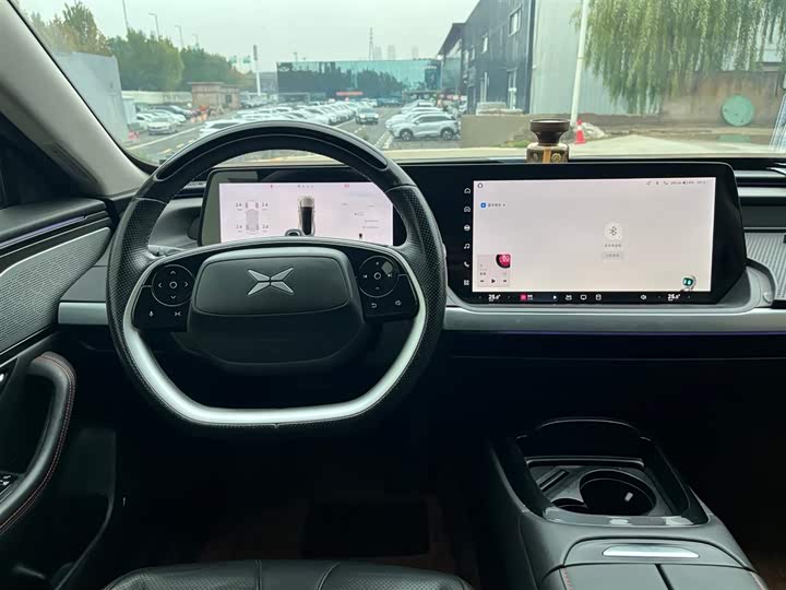 Фото 10 - XPeng P7