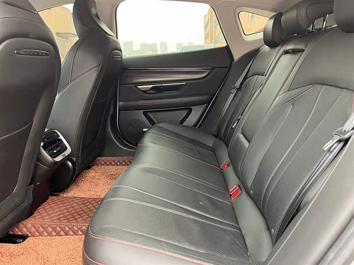 Фото 13 - XPeng P7