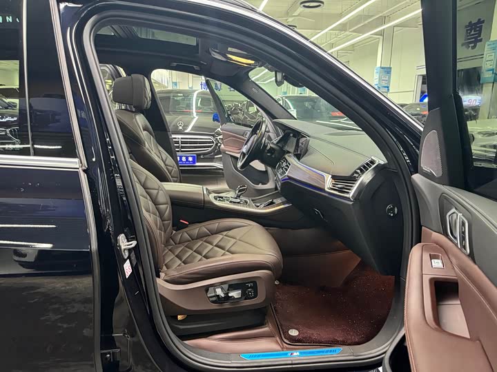 Фото 19 - BMW X5