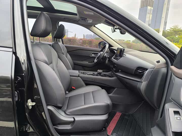 Фото 13 - Nissan X-Trail