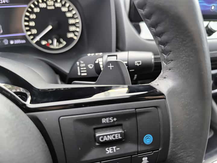 Фото 24 - Nissan X-Trail