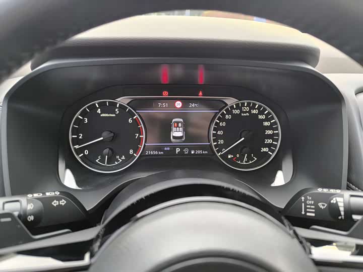 Фото 28 - Nissan X-Trail