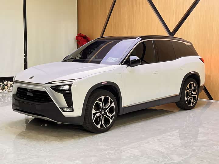 Фото 1 - Nio ES8