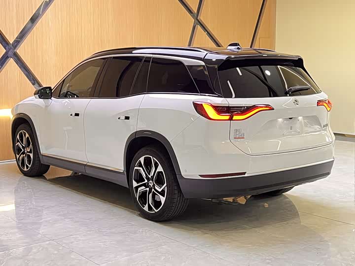 Фото 10 - Nio ES8