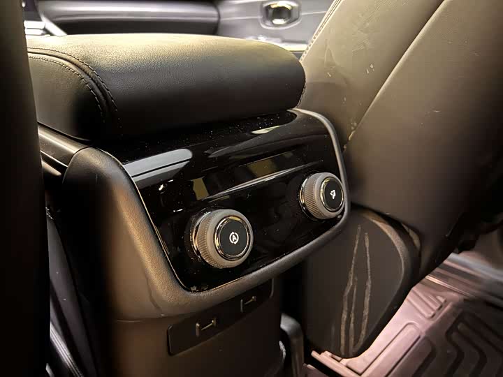 Фото 8 - Nio ES8