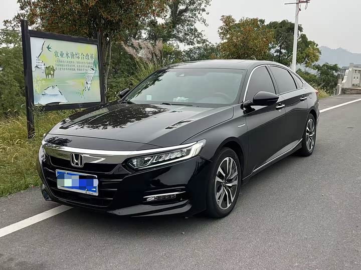 Фото 1 - Honda Accord