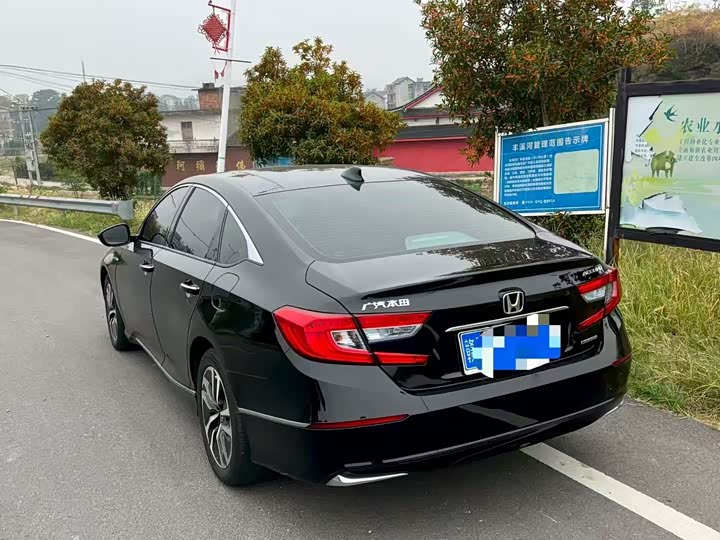 Фото 4 - Honda Accord