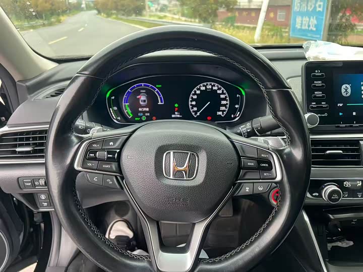 Фото 7 - Honda Accord