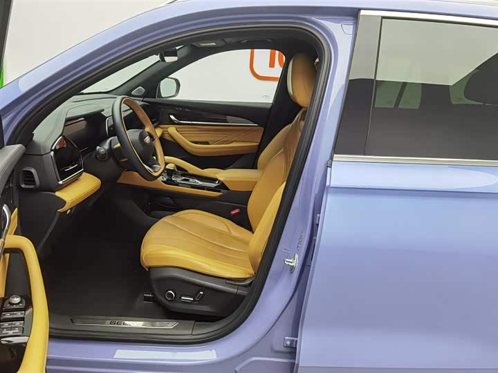 Фото 10 - Geely Monjaro L Hybrid