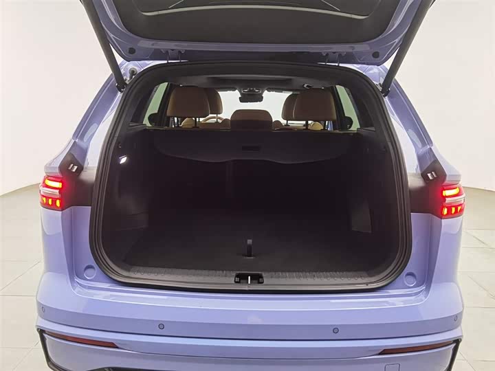 Фото 16 - Geely Monjaro L Hybrid