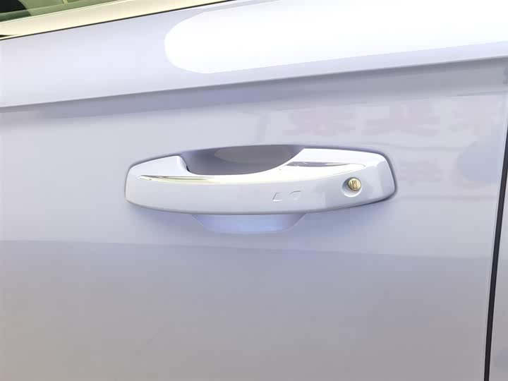 Фото 18 - Geely Monjaro L Hybrid