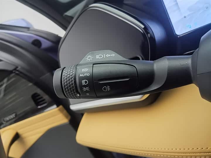 Фото 21 - Geely Monjaro L Hybrid