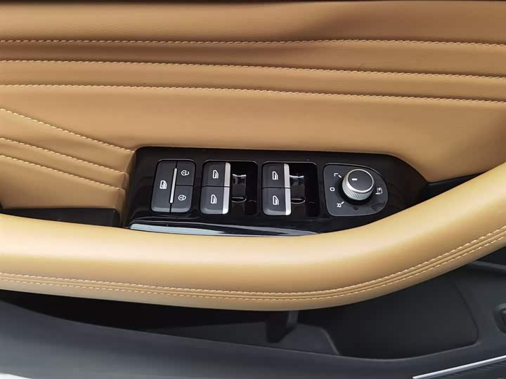 Фото 9 - Geely Monjaro L Hybrid