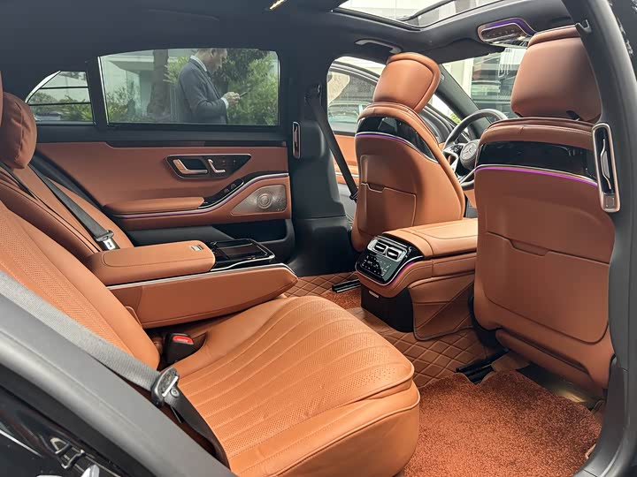 Фото 14 - Mercedes-Benz S-Class