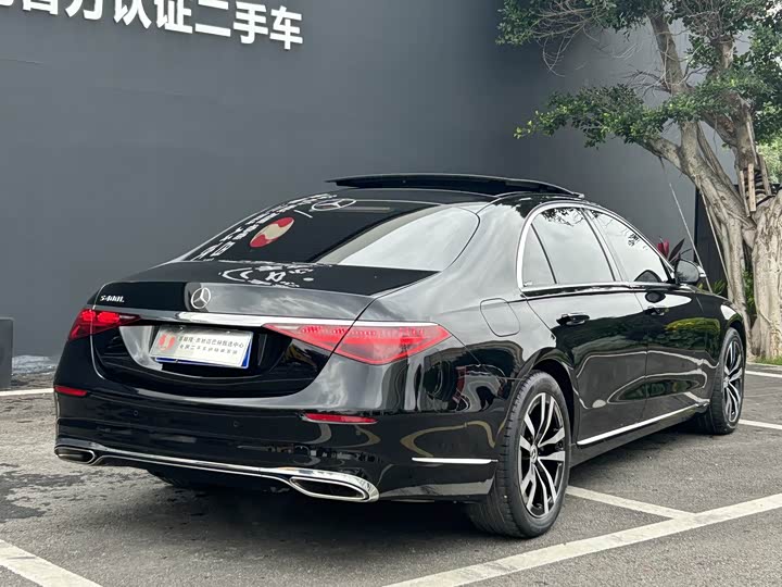 Фото 17 - Mercedes-Benz S-Class