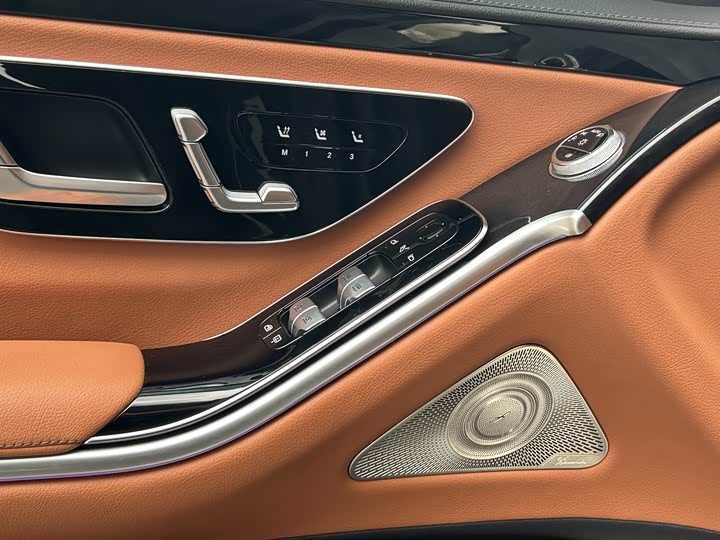 Фото 4 - Mercedes-Benz S-Class