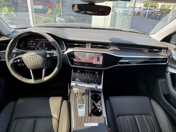 Фото 17 - Audi A6L