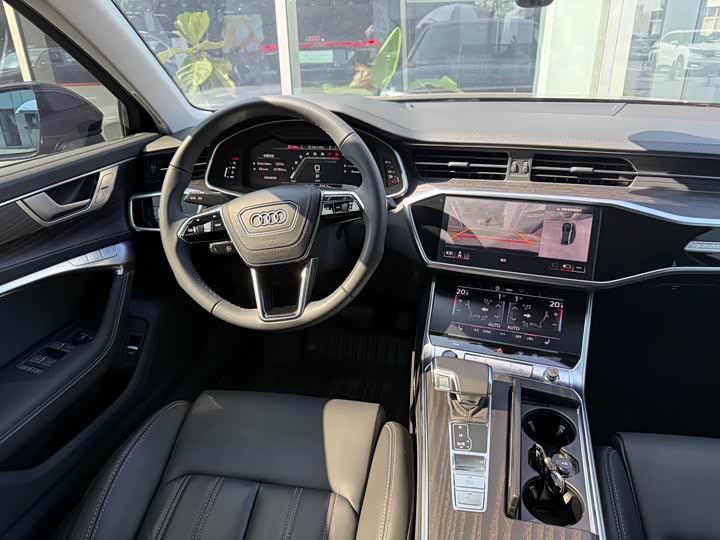 Фото 18 - Audi A6L