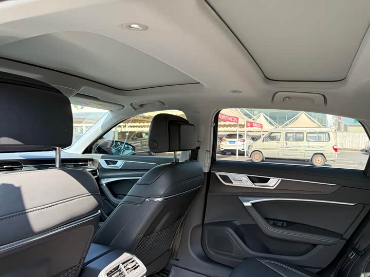 Фото 20 - Audi A6L