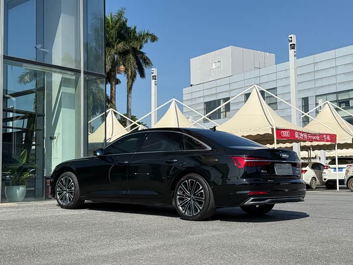 Фото 25 - Audi A6L