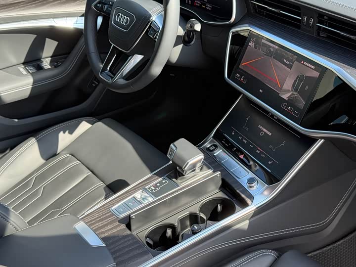 Фото 4 - Audi A6L