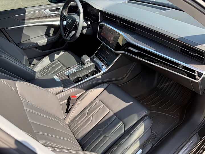 Фото 6 - Audi A6L