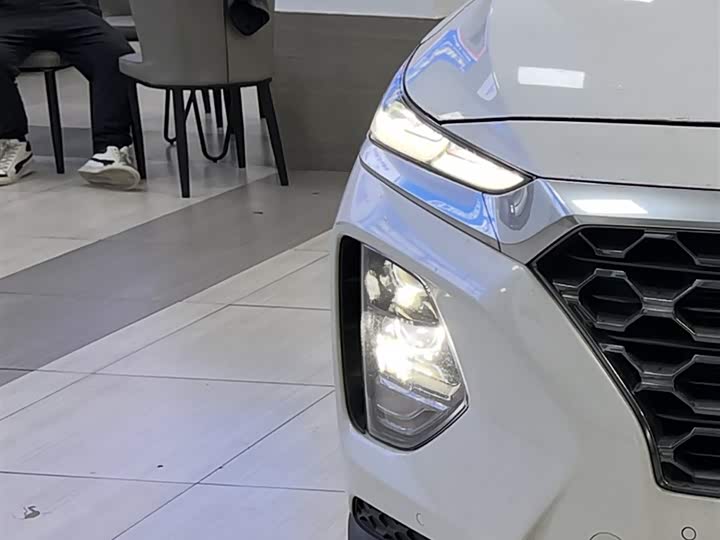 Фото 15 - Hyundai Santa Fe