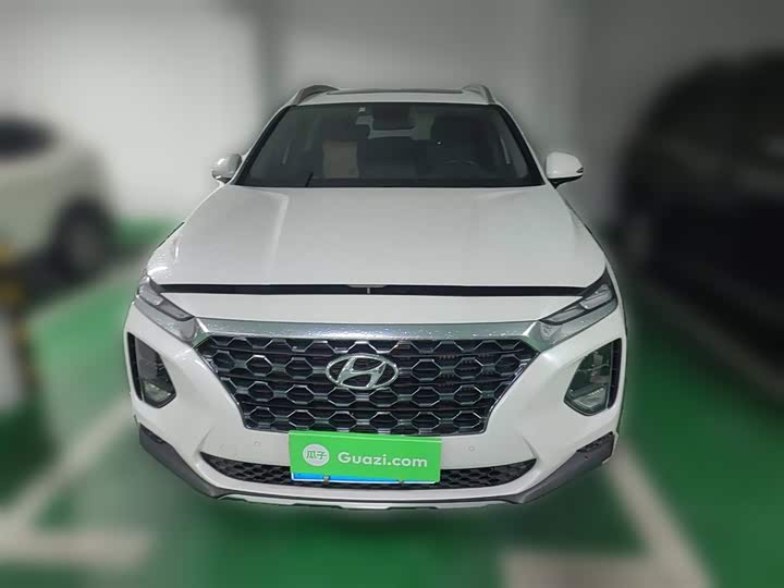 Фото 25 - Hyundai Santa Fe