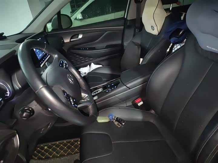 Фото 8 - Hyundai Santa Fe