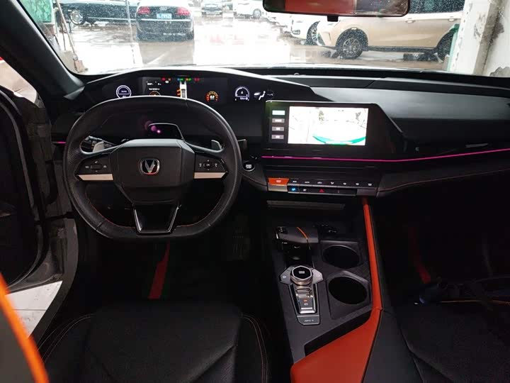 Фото 10 - Changan UNI-V