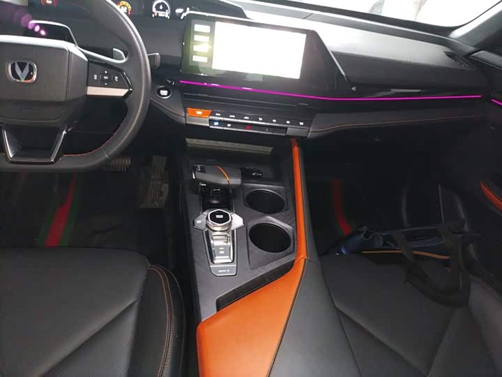 Фото 13 - Changan UNI-V