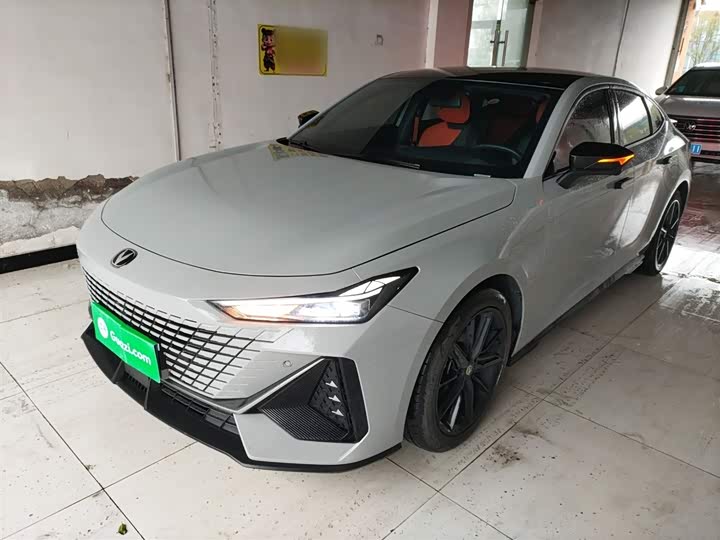 Фото 2 - Changan UNI-V